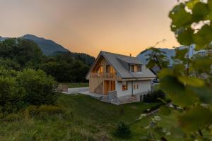 Chalet Bohinj Bliss Wellness and view of Triglav