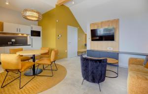 Gorgeous Apartment In Rogasovci 