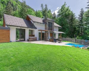 Cassa Midas by the forest