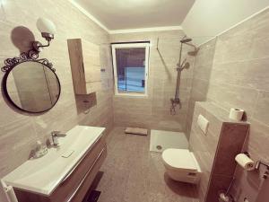 Apartment and rooms Maraton 