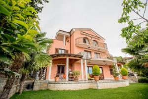 Apartments Leonarda