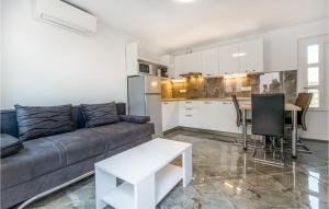 1 Bedroom Nice Apartment In Piran 
