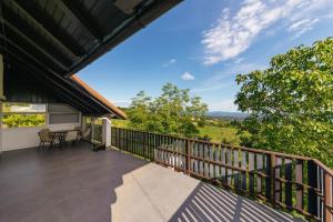Cosy Hill Home Rucman With a Breathtaking View 