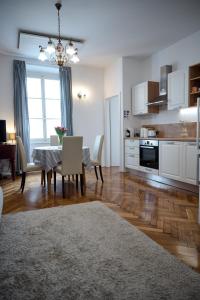 Codelli Deluxe City Centre Apartments 