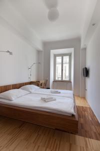 Julija&Robert's Riverview Apartments and Rooms 