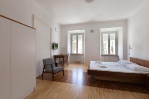 Julija&Robert's Riverview Apartments and Rooms 