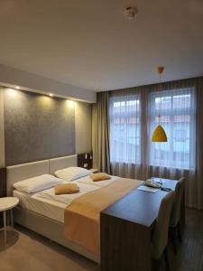 Hotel Emonec
