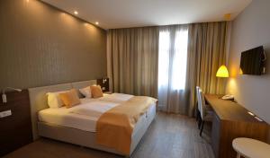Hotel Emonec 