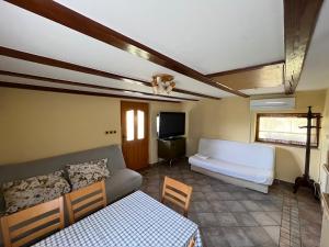 Holiday Home Dobrotin 