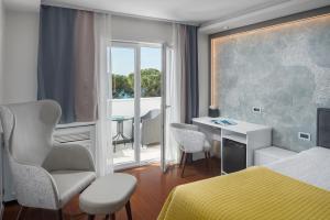 Hotel Tomi 