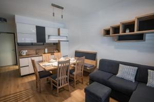 Vila Mojca Apartma Eva-Neža, Kranjska Gora (center) 