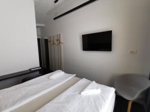Cha Cha Rooms 