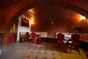 Pod Orehi Guest House 