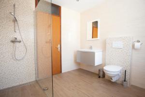Hostel LakeBled 