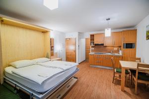 Apartments Maleric with Indoor Pool and Wellness 