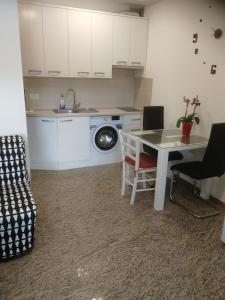 Apartma ROK 