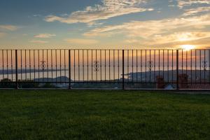 Seaview APARTMENTS HOJA