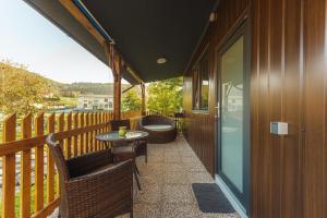 Holiday Homes I&G by the river next to Olimje