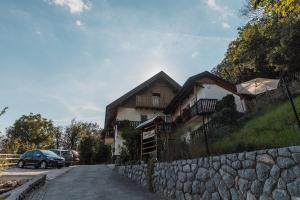 APARTMAJI GORENC 