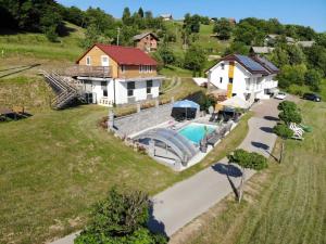 Three Stars Luxury House ART-PE with pool and SPA pool 