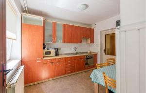 2 Bedroom Awesome Apartment In Lucija 