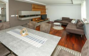 3 Bedroom Awesome Apartment In Secovlje 