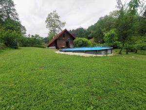Wooden Cabin Zurej with Hot Tub 