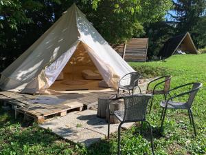 Hillside Bio Glamping 