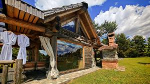 Holiday Home Ernest Železni with hot tub 