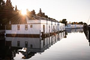 The Sea Lodges Portoroz - Hausboot Floating Sea House