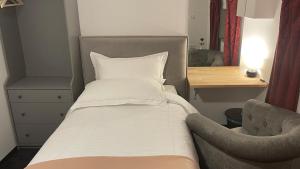 MADONCA ROOMS & RESTAURANT 