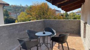 MADONCA ROOMS & RESTAURANT 