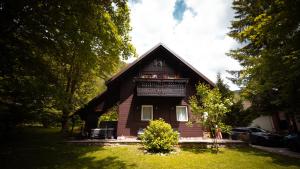 Chalet Lana with Hot Tub