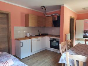 Apartment Pretner, Lepena 