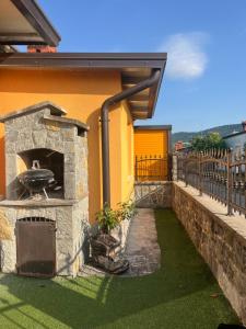 Summer house with terrace and free private parking 