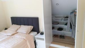 Holiday Home Lož 