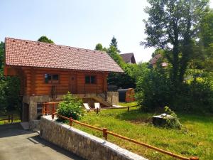 Brunarica Biopark -Log house Biopark 