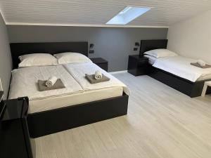Room Aria 