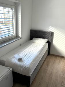 L&L rooms 