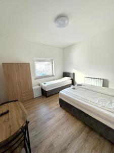 L&L rooms 