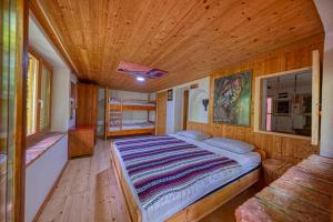 Cottage surrounded by forests - The Sunny Hill 
