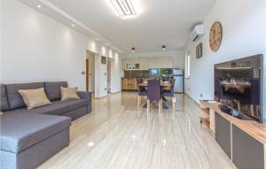 Cozy Apartment In Koper With Sauna 