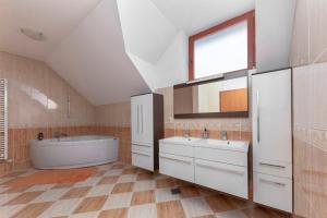 Apartma Ana 
