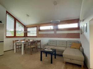 Klinar - Attractive new two-story apartment 
