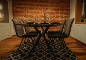 Grossmann Apartment 