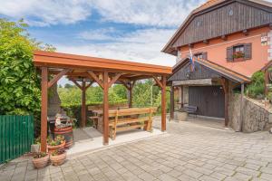 Vineyard Cottage Vesna Lake View - Happy Rentals 