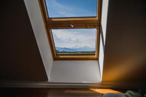 Mountain View Apartment with Sauna 