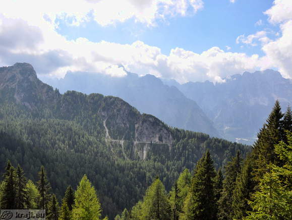 Cesta na Svete Višarje iz doline Zajzere