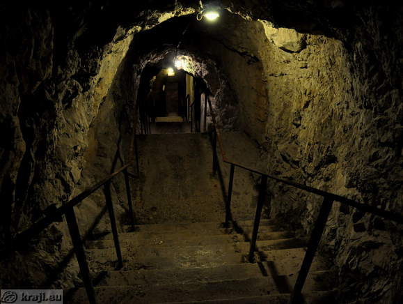 Nadaljnje stopnice v bunker