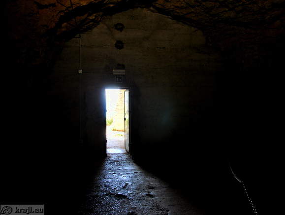 Izhod nad skalno steno